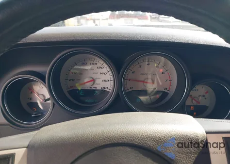 2010 Dodge Challenger Srt8 z USA, uszkodzony, nr VIN 2B3CJ7DW3AH261624